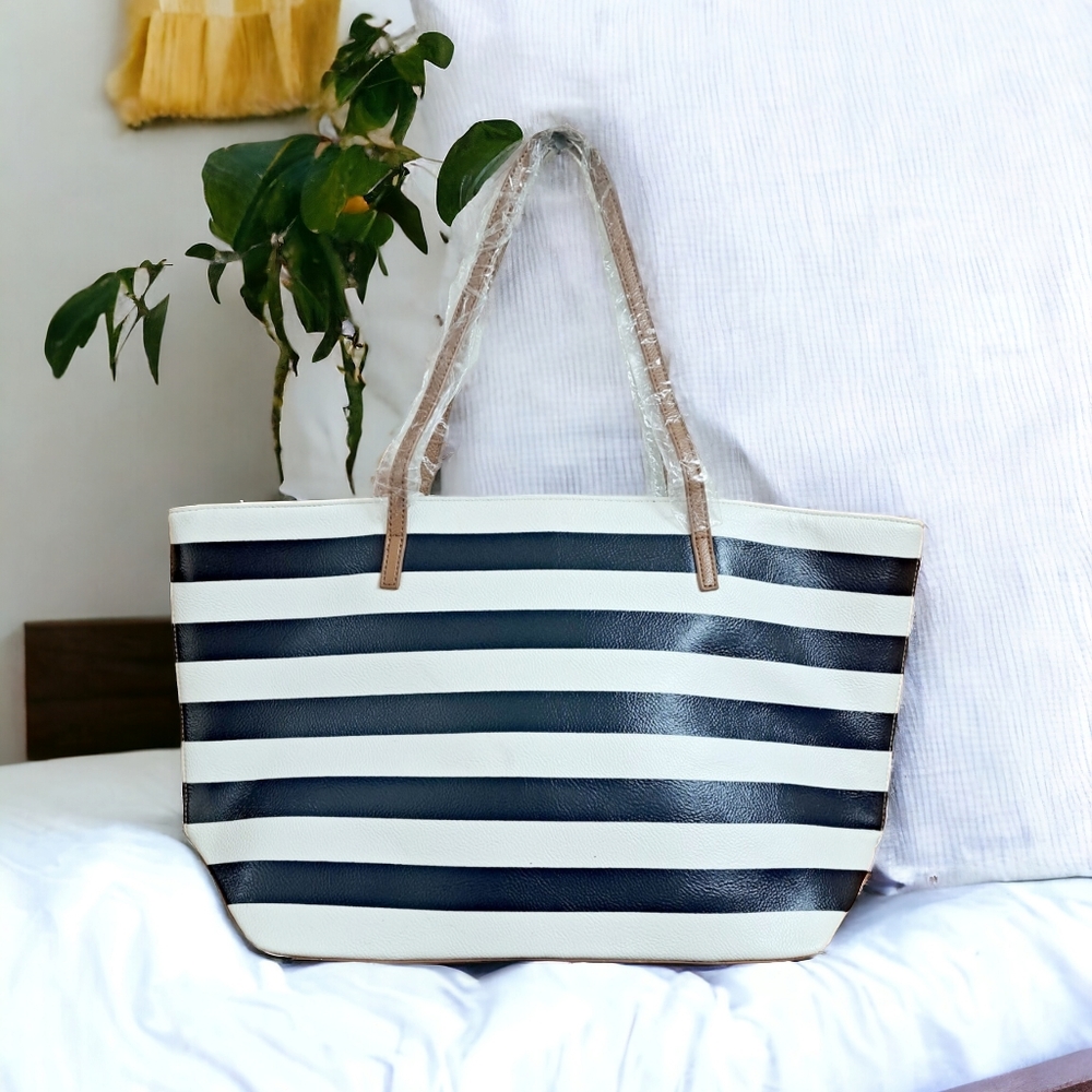 NWT Capital Large Tote Bag Women's 19" By 11" Navy White Tan